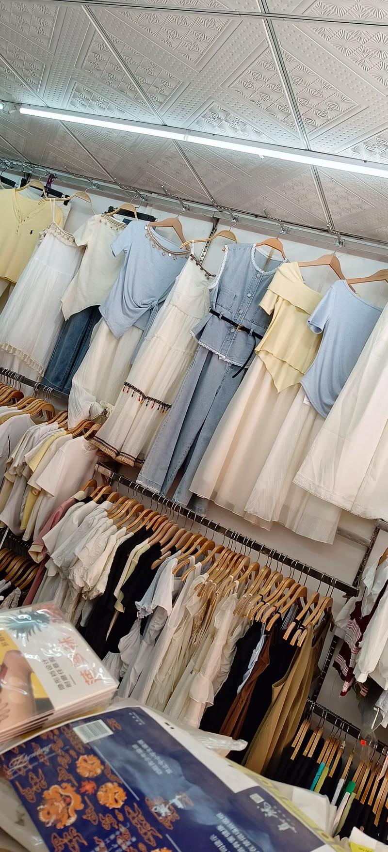 实体店服装